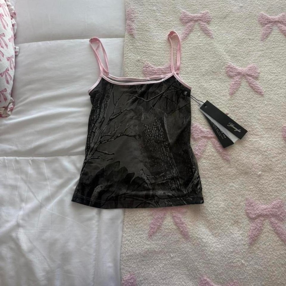 young la her camo and‎ light pink tank